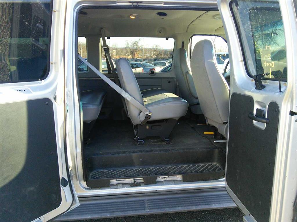 2006 Ford E350 12 Penger Van Hartford Ct 06114 Property Room 2006 Ford E350 12 Penger Van
