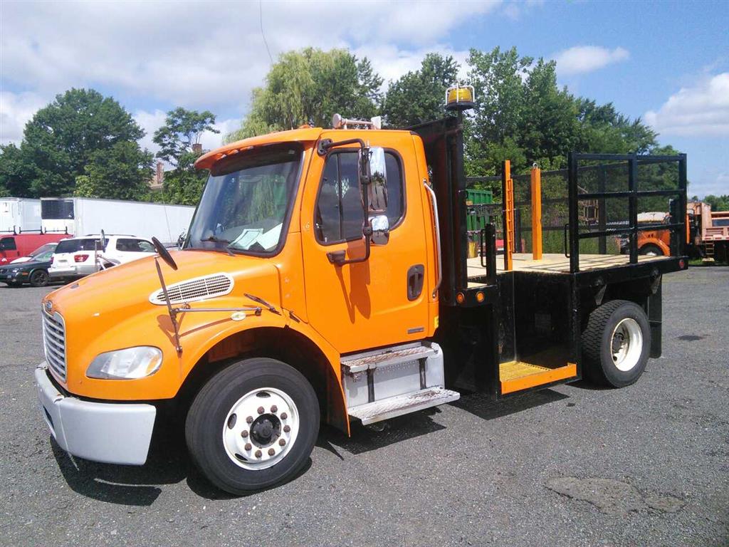 2008 Frieghtliner M2106 (Hartford, CT 06114) Property Room