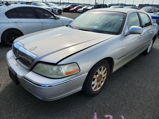 2008 Lincoln Town Car (Jamaica, NY 11430)