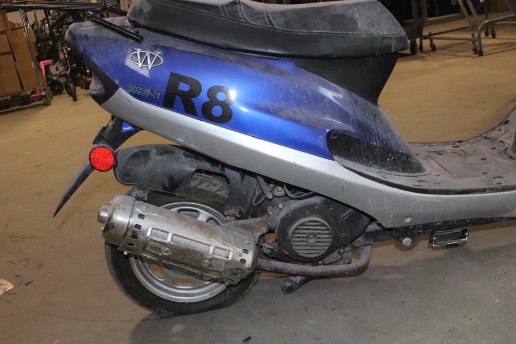 2008 Zhejiang Summit Huawin Scooter Property Room