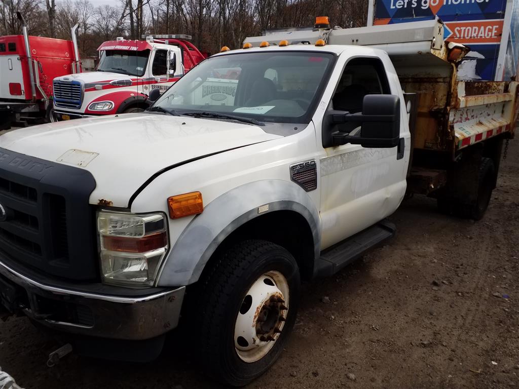 2010 Ford F550 (Staten Island, NY 10309)