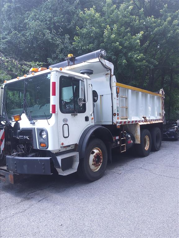 2010 Mack MRU613 (Staten Island, NY 10309)
