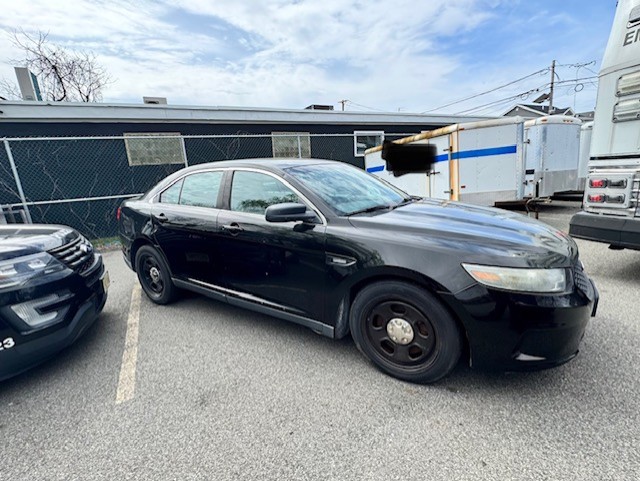 2013 Ford Taurus (Garfield, NJ 07026)