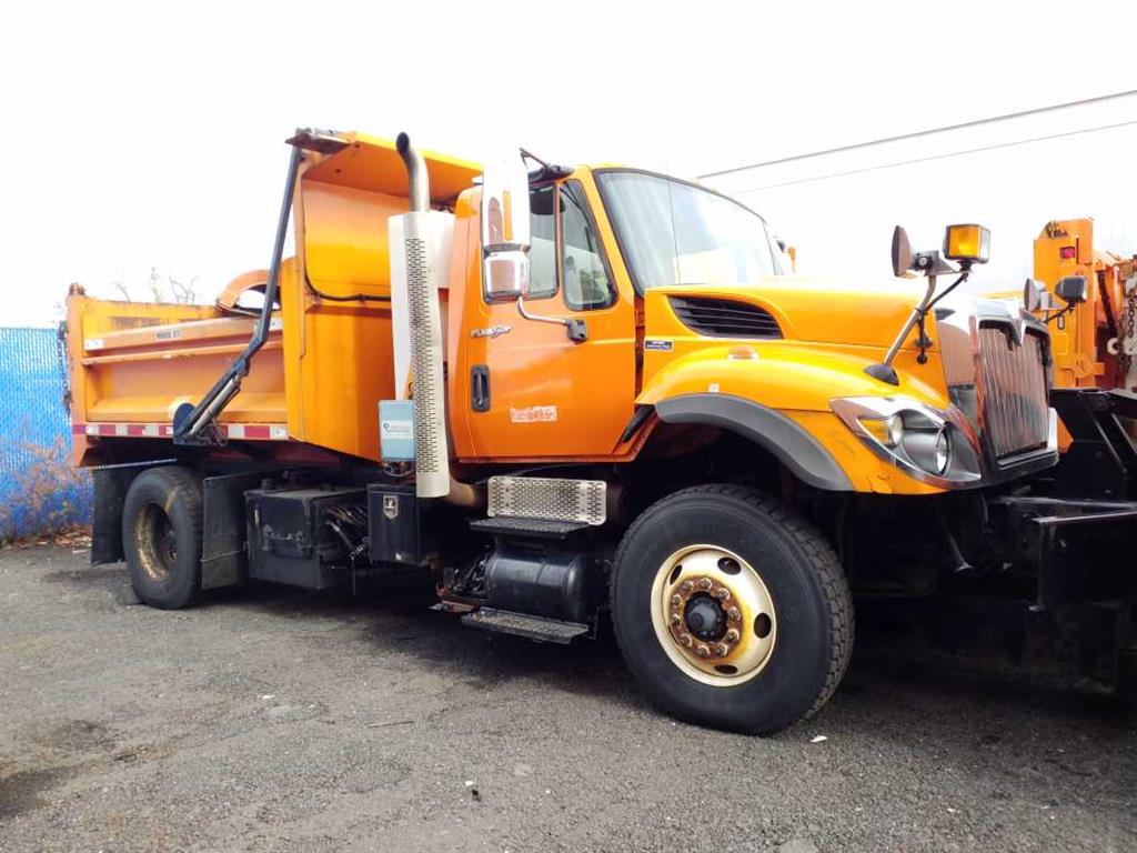 2013 International 7400 w/Plow (Hartford, CT 06114)