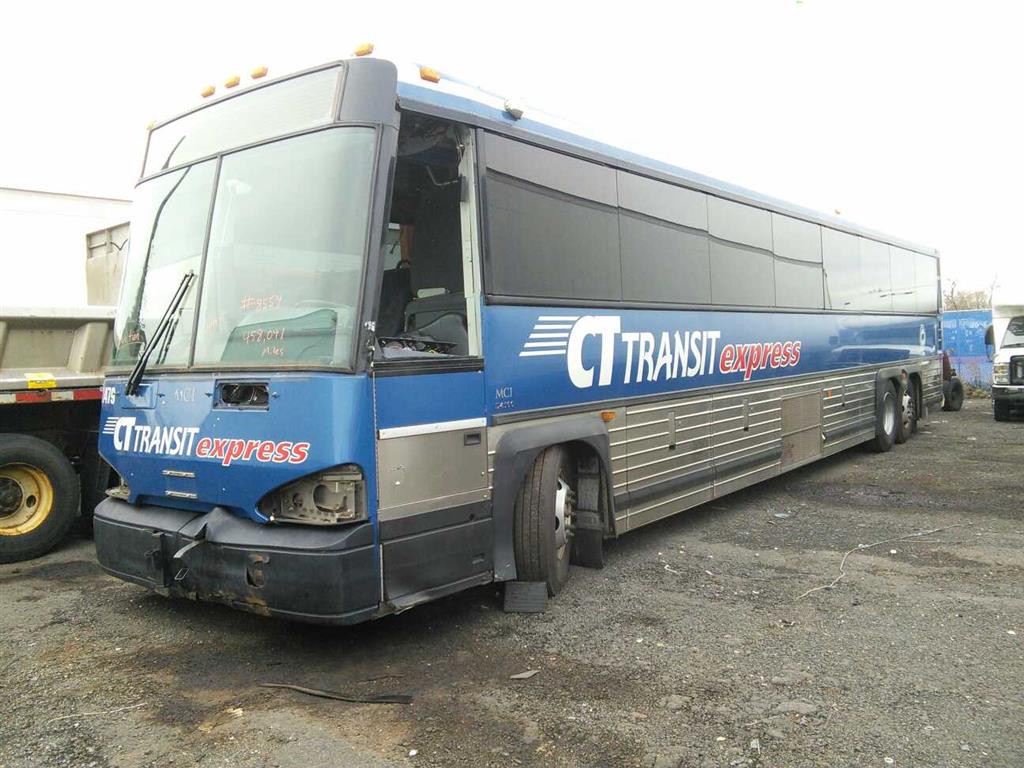 2014 MCI D4500FT (Hartford, CT 06114) Property Room