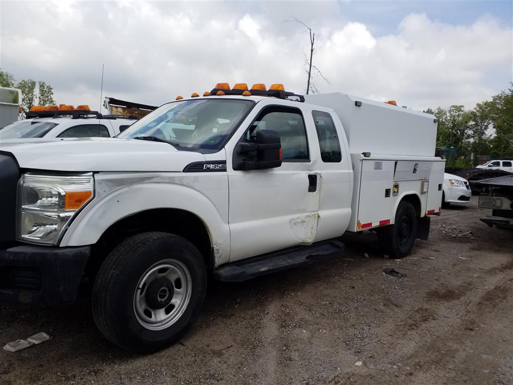 2015 Ford F350 (Staten Island, NY 10309)