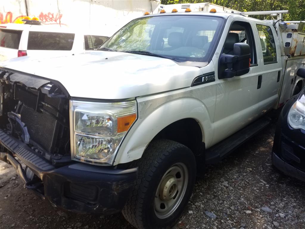 2015 Ford F350 (Staten Island, NY 10309)