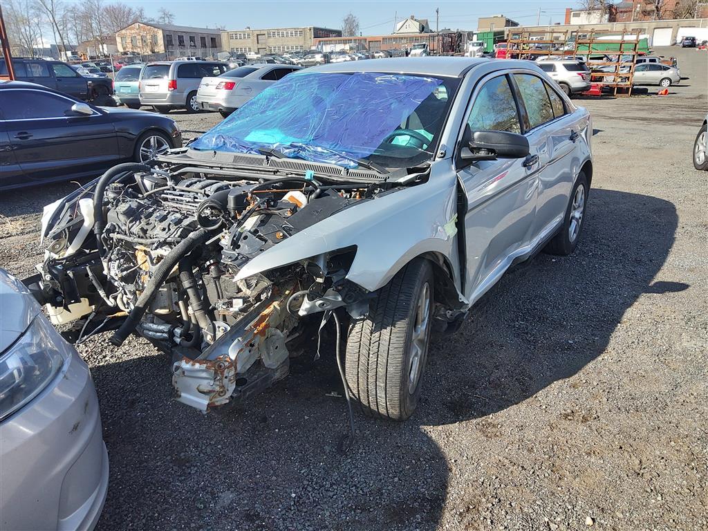 2018 Ford Taurus (Hartford, CT 06114)