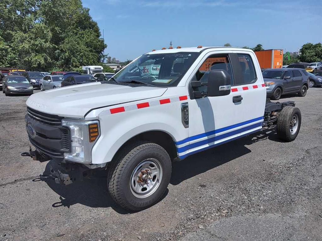2019 Ford F-350 (Hartford, CT 06114)
