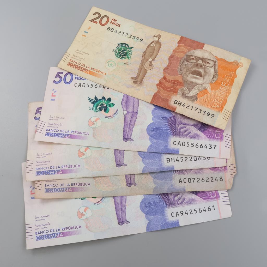 220,000 Columbian Pesos