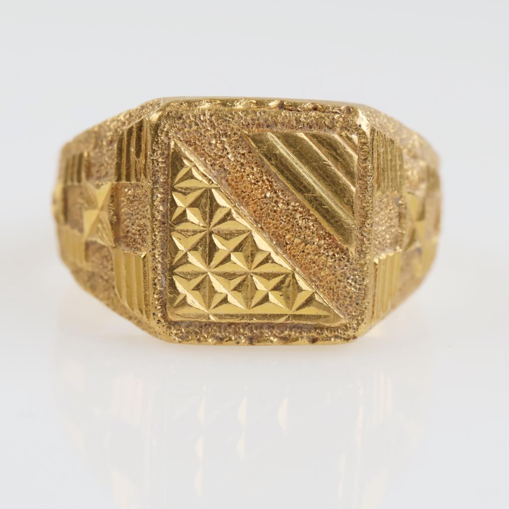 22kt Gold Signet Ring -Evaluated By Our Certified Gemologist-AGS/GIA