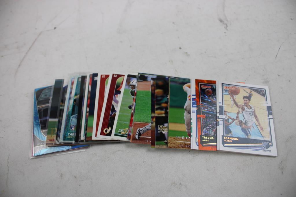 25+ Assorted Sports Trading Cards