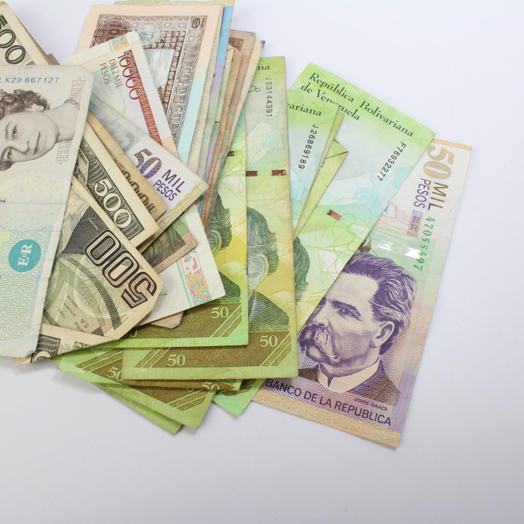 25 Mixed Foreign Banknotes Property Room