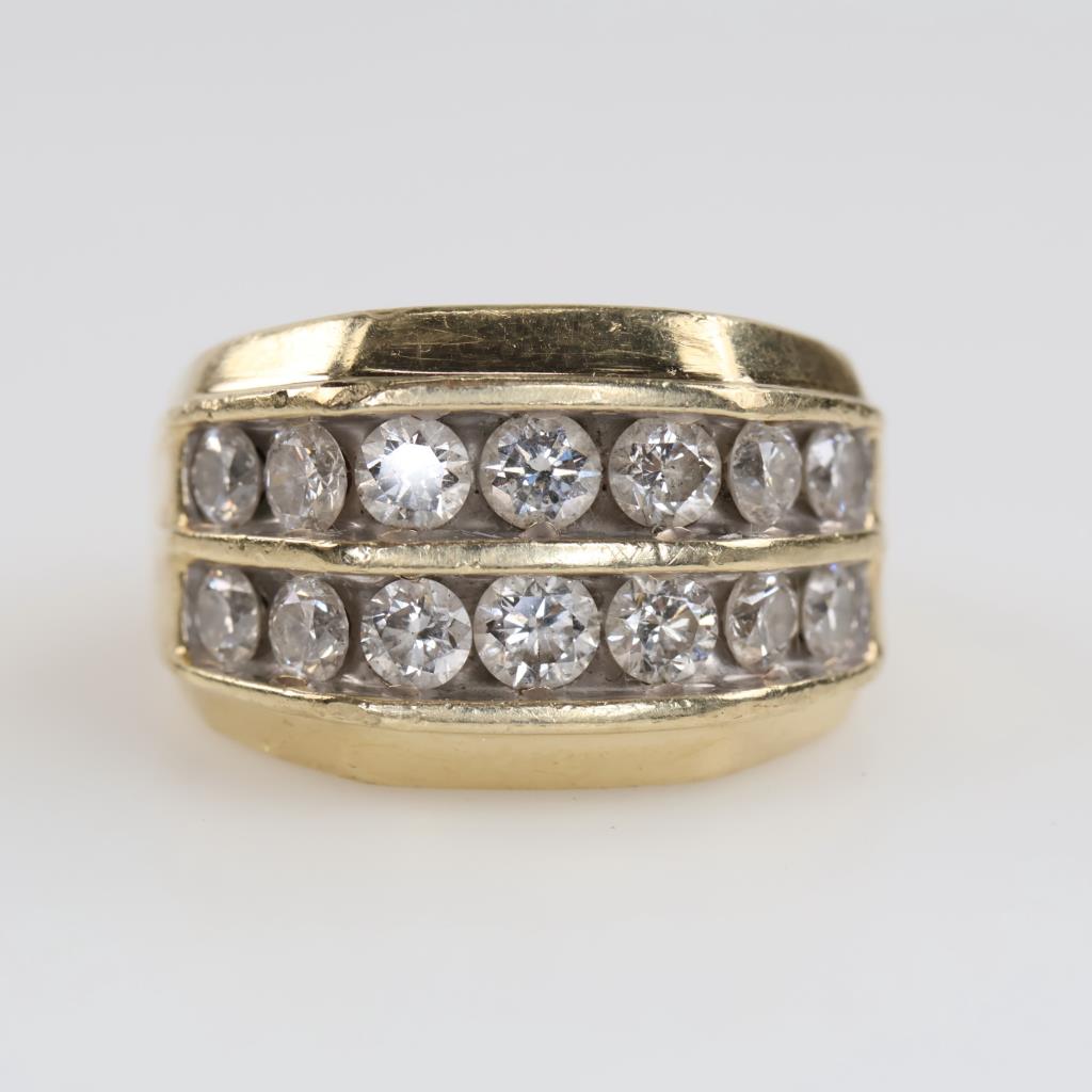 2.52cts TW Diamond 10kt Gold Ring