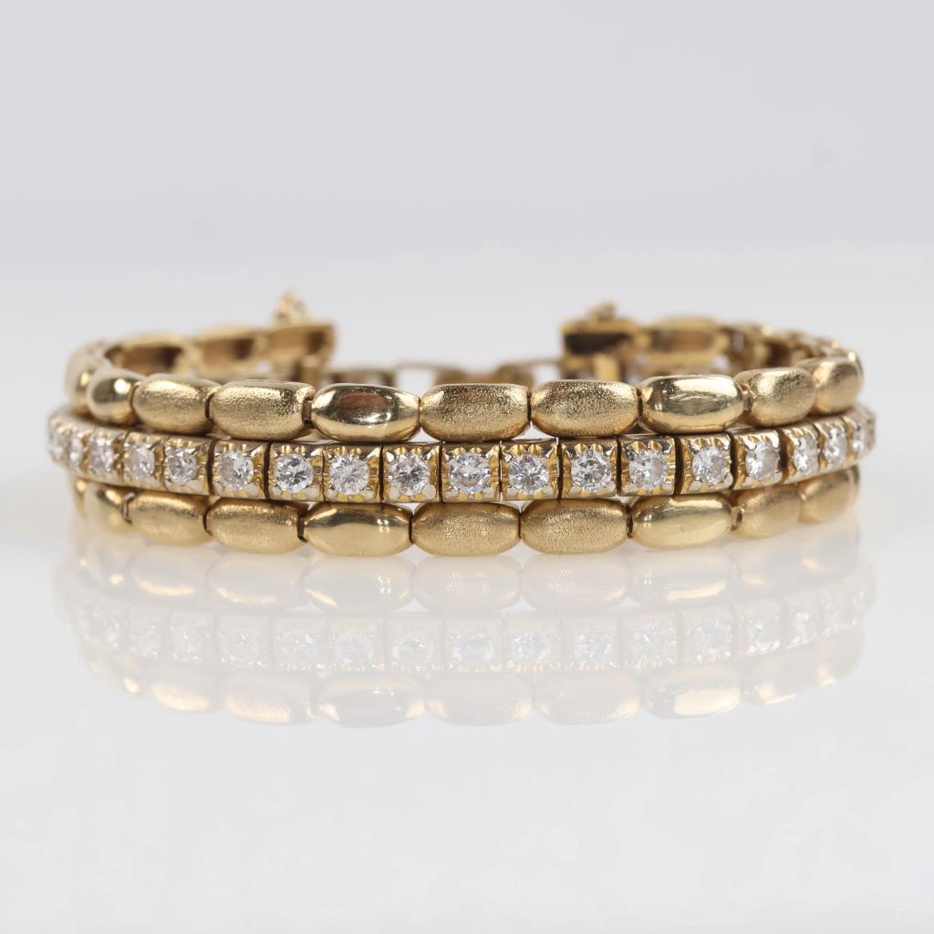 2.52cts TW Diamond 14kt Gold Bracelet-Evaluated By Our Certified Gemologist-AGS/GIA