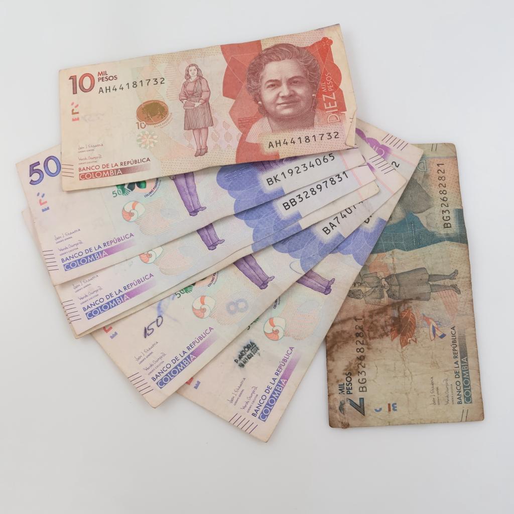 262,000 Columbian Pesos