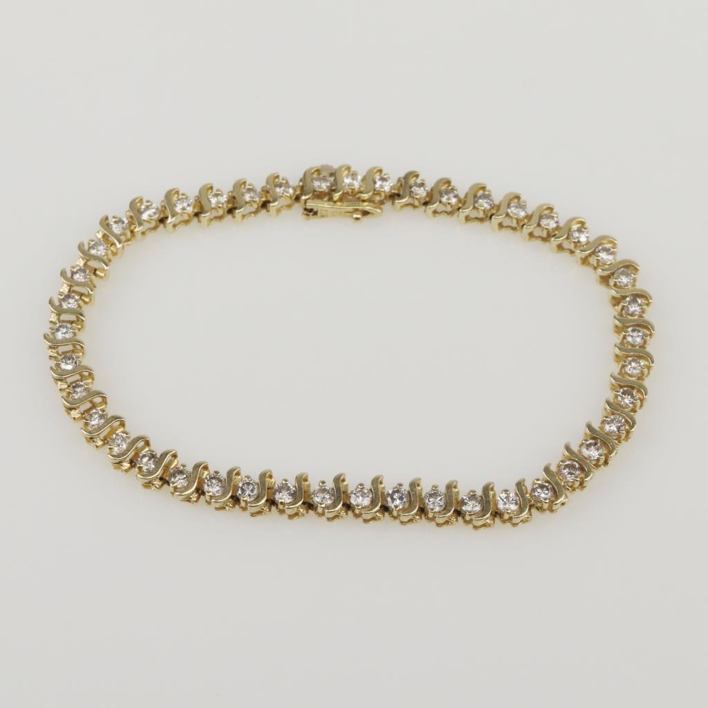 2.64cts TW Diamond 14kt Gold Tennis BraceletEvaluated By Our Certified