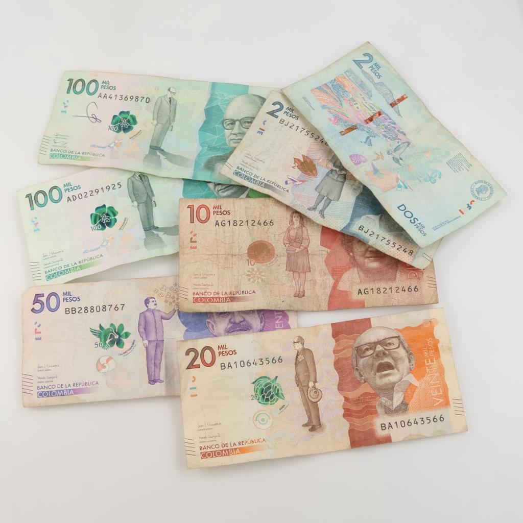 284,000 Columbian Pesos