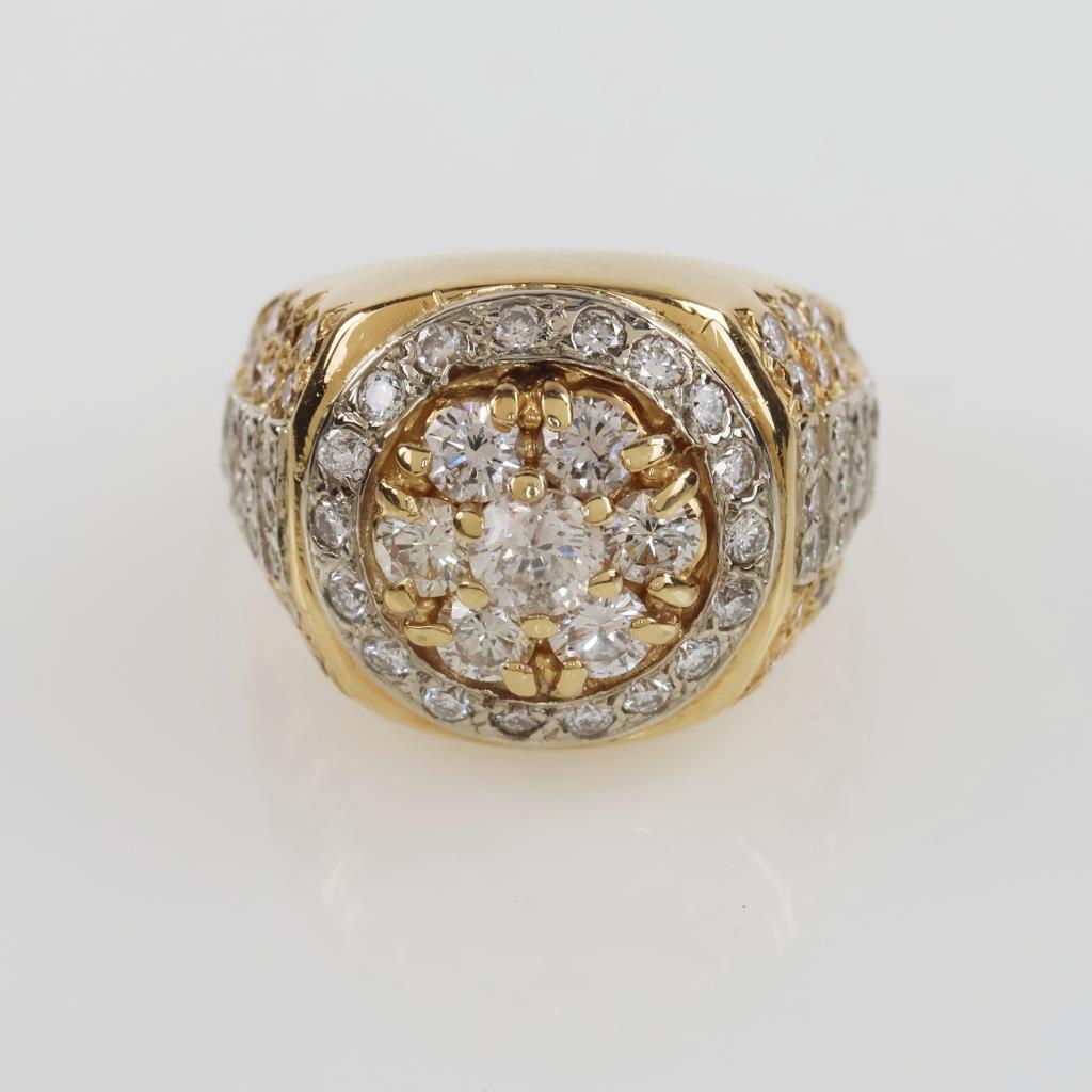 3.30cts TW Diamond 18kt Gold Signet Ring-Evaluated By Our Certified ...