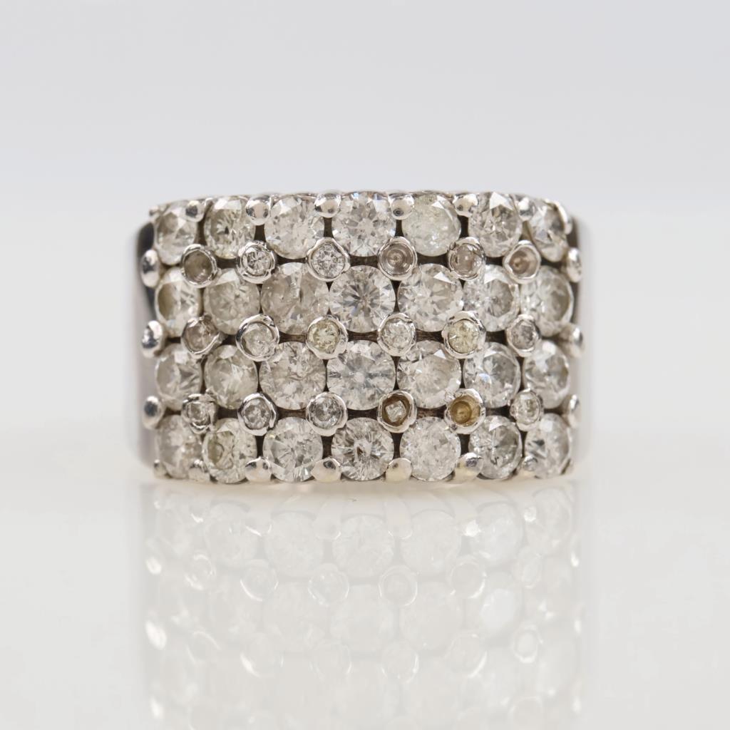 3.52cts TW Diamond 10kt White GP Ring