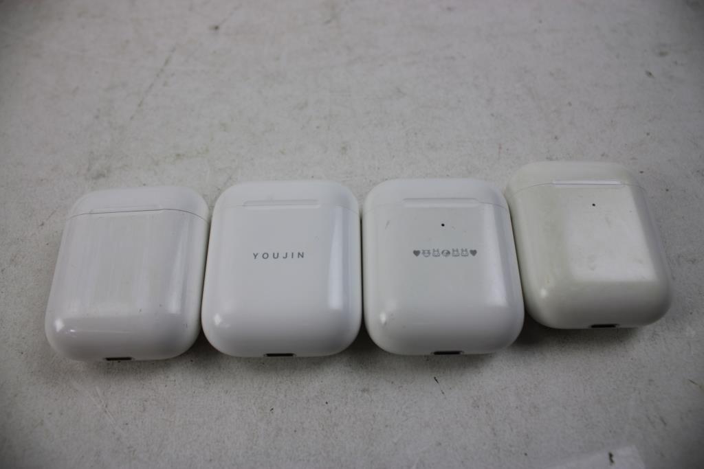 4 Earbuds In Case And Pencil