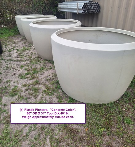 (4) Plastic Planters (Orlando, FL 32825)