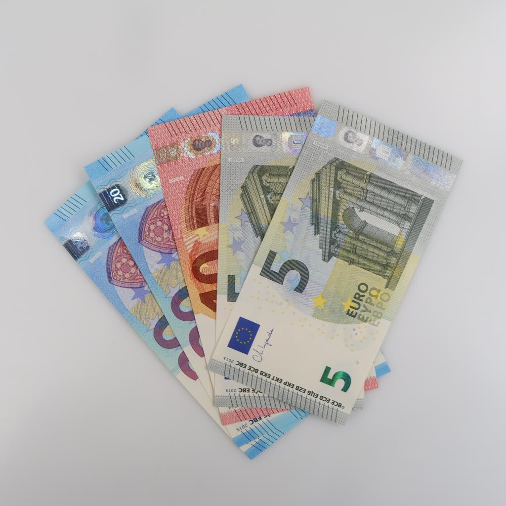 60 EU Currency