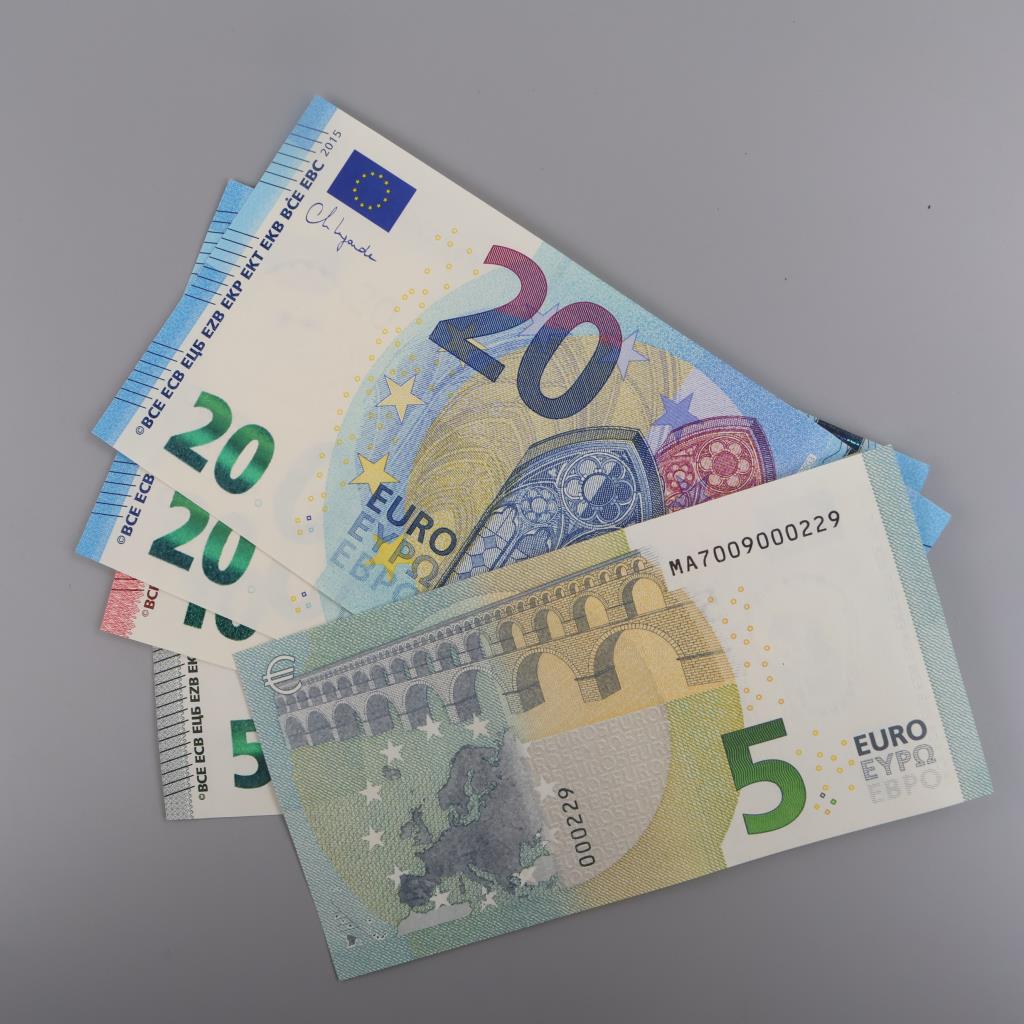 60 EU Currency