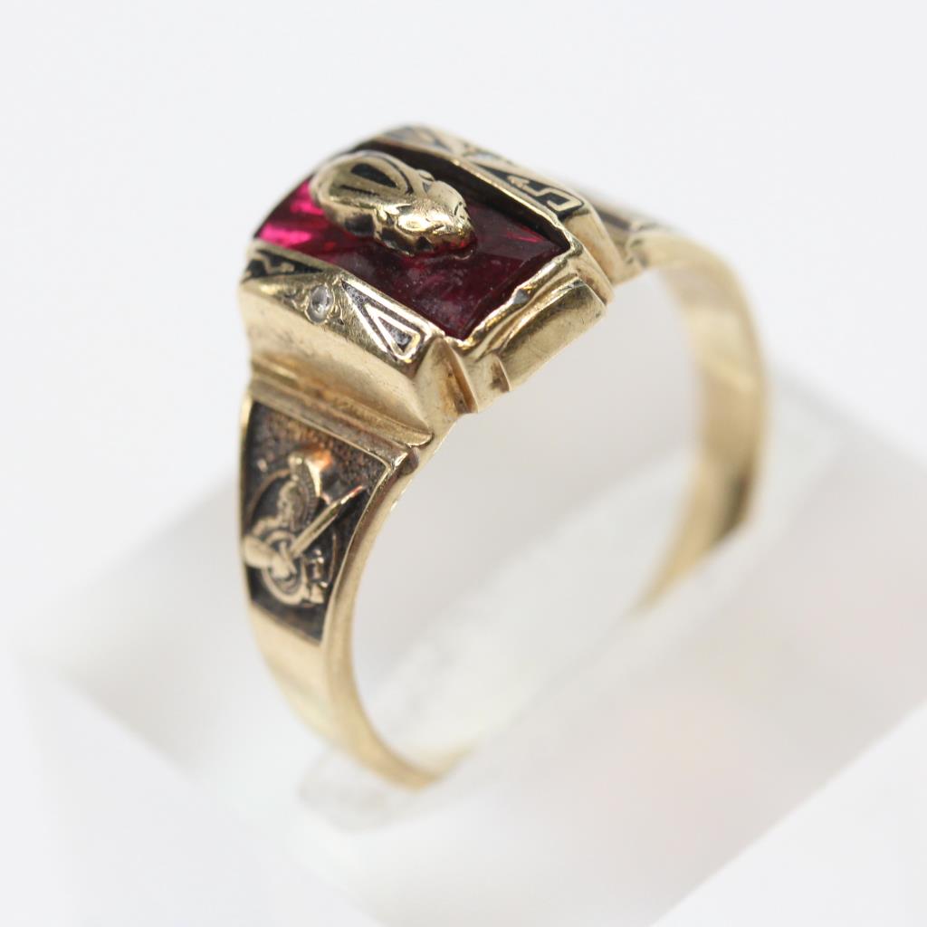 7kt Gold, 4g Class Ring | Property Room