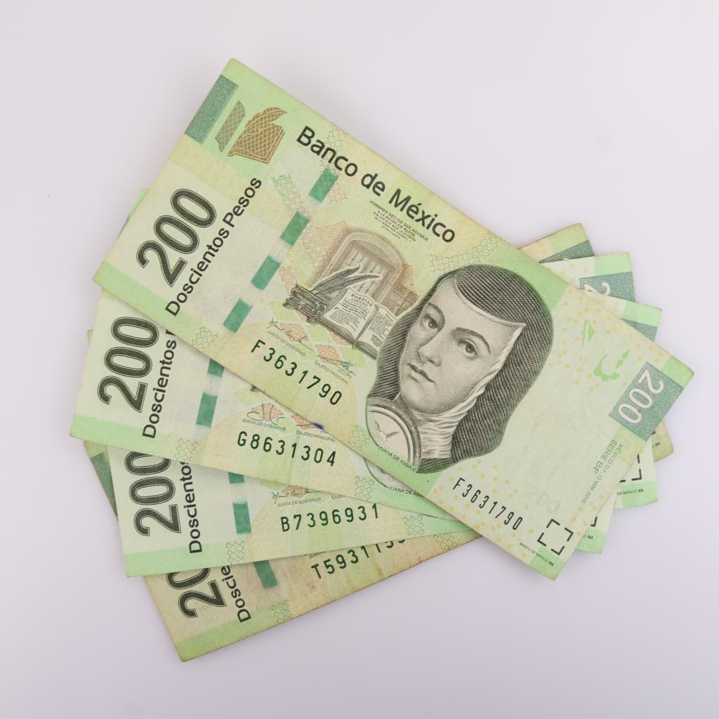 800 Mexican Pesos