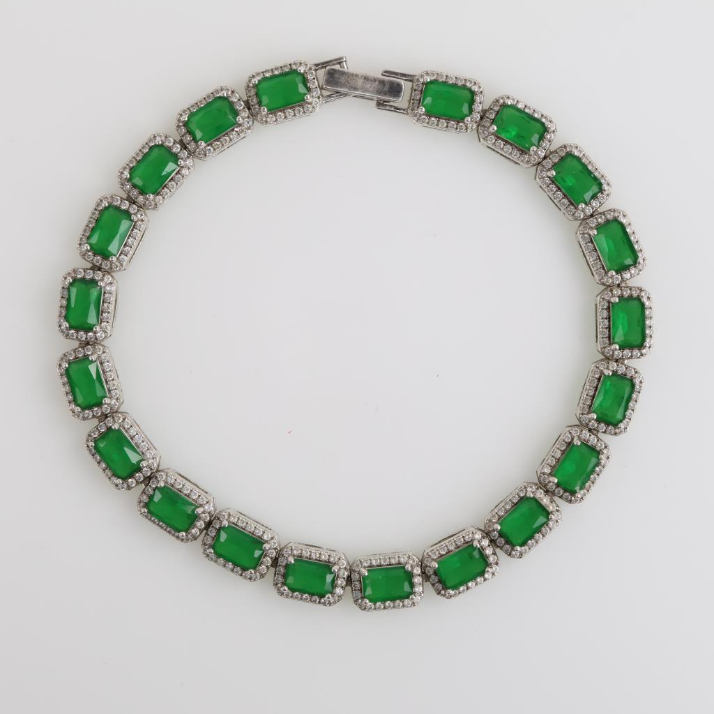 .800-.900 Silver Green And Clear Stone Bracelet