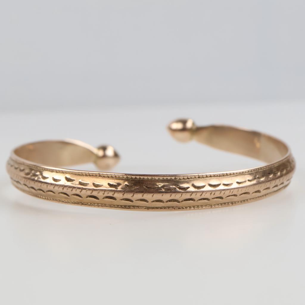 8kt Gold Bangle Bracelet