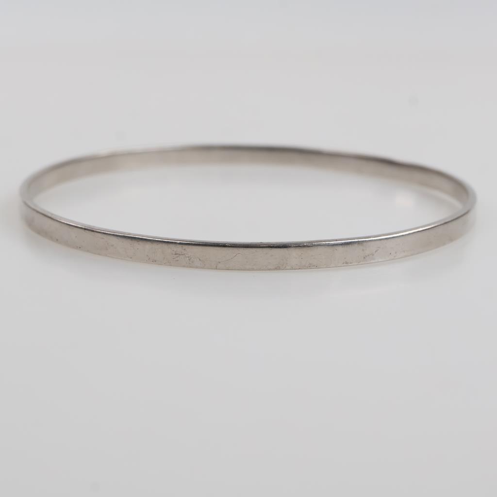 .900 Silver Bangle Bracelet