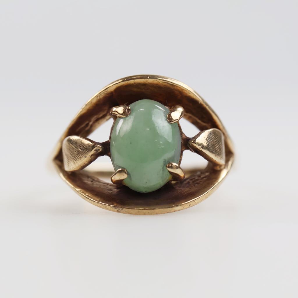 9kt Gold Green Stone Ring