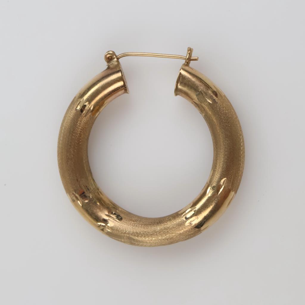 9kt Gold Hollow Hoop Earring