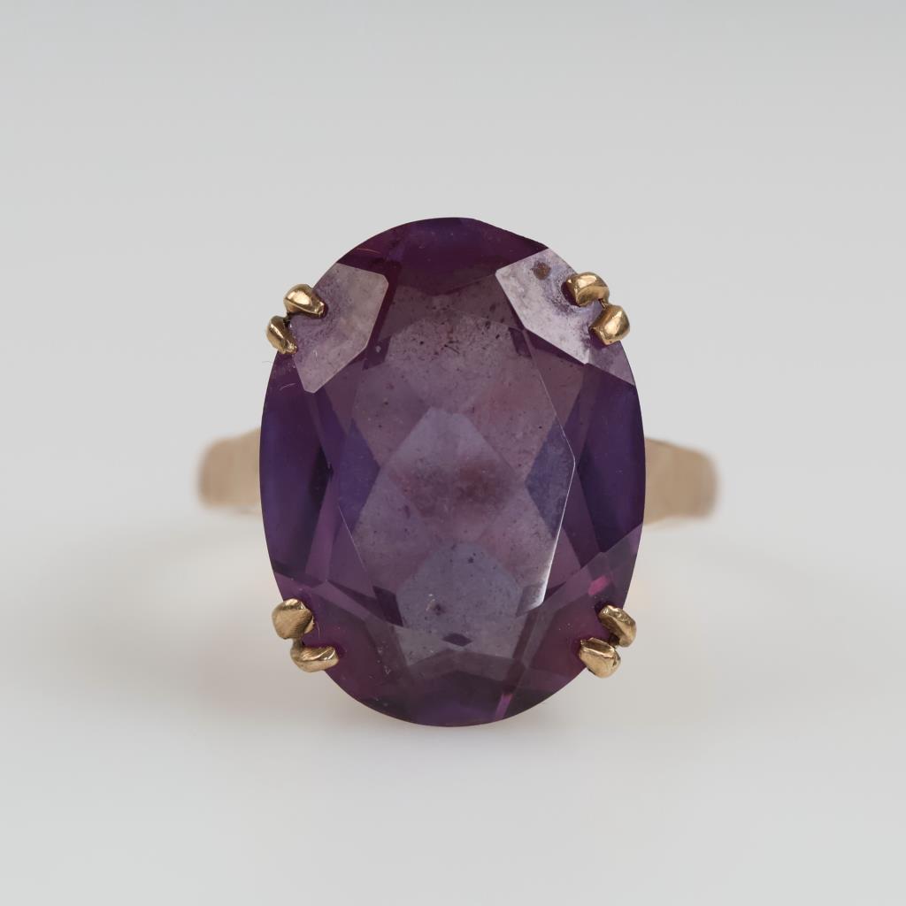 9kt Gold Purple Stone Ring