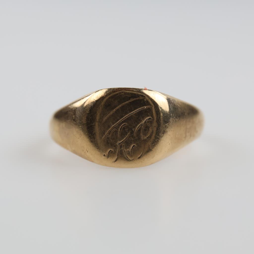 9kt Gold Signet Ring