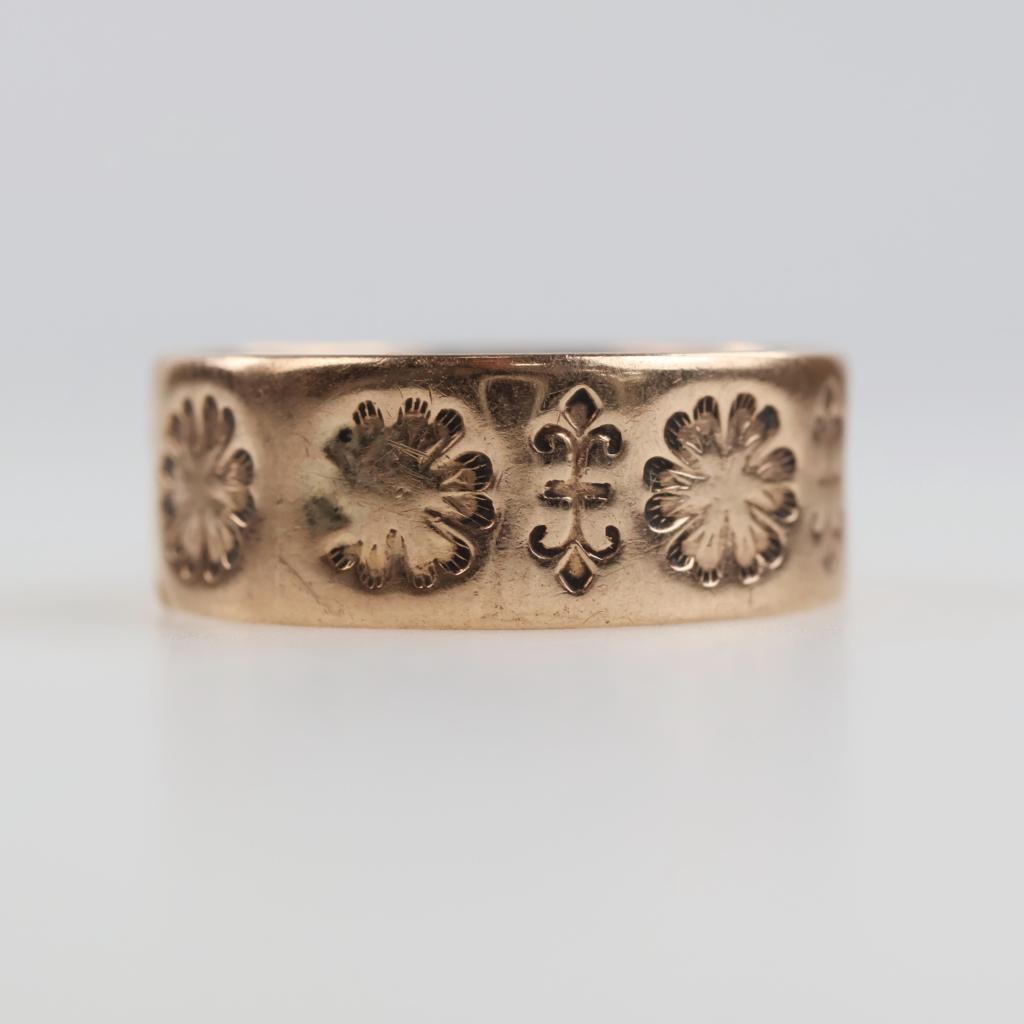 9kt Rose Gold Engraved Design Band