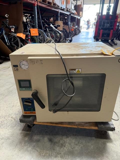 Across International Accu-Temp 19F Vacuum Oven