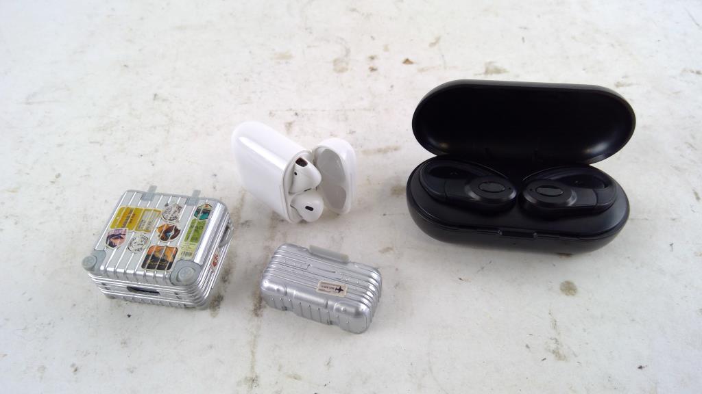 Airpods And More 2 Pieces