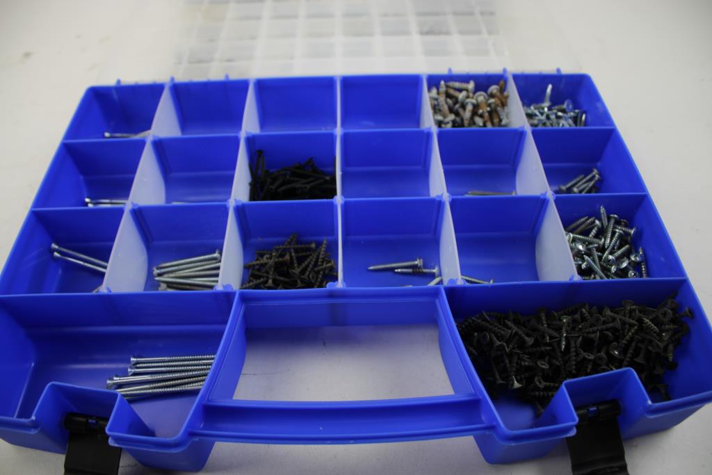 Akro Mils Parts Organizer Storage Case With Parts