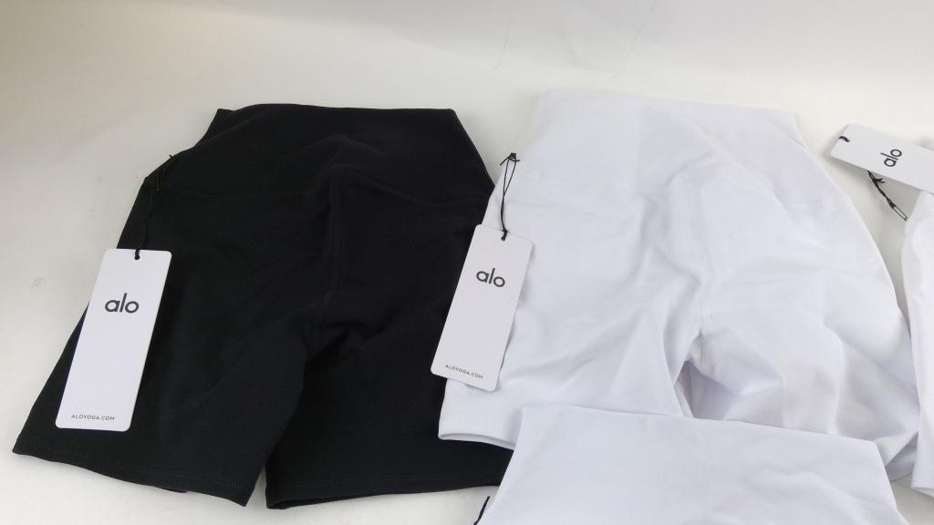 Alo Shorts Size XS 4 Pieces