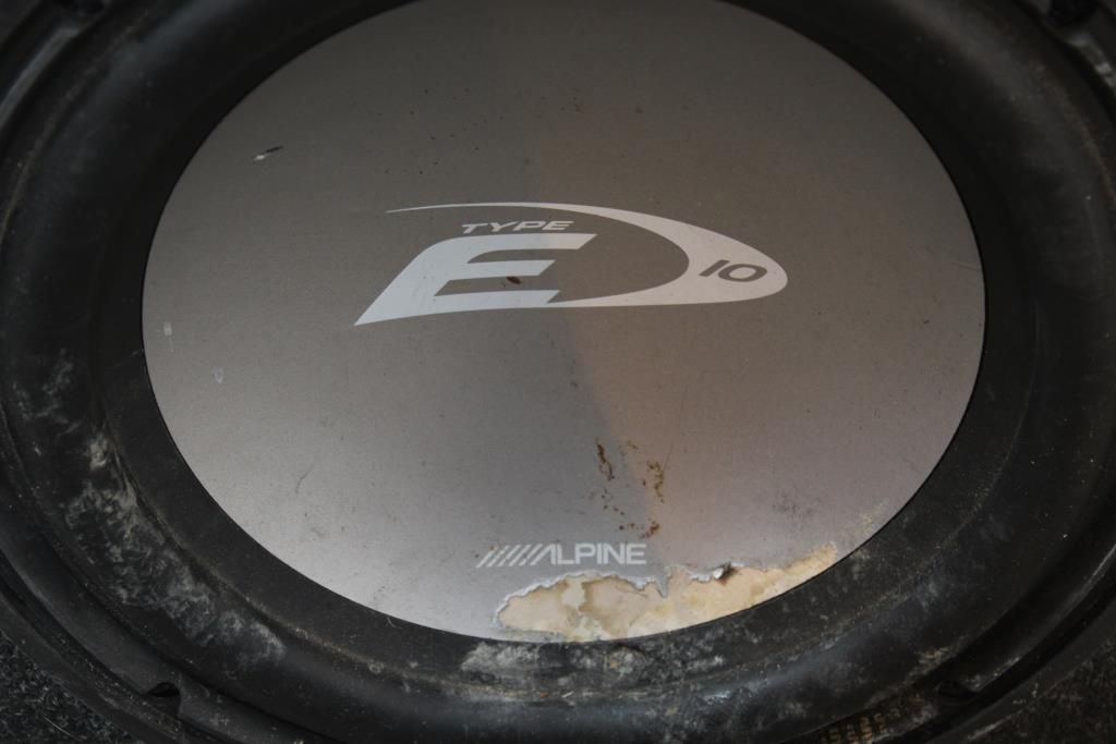 Alpine Swe 1042 Type E 10 4 Ohm Subwoofer And Speaker Box