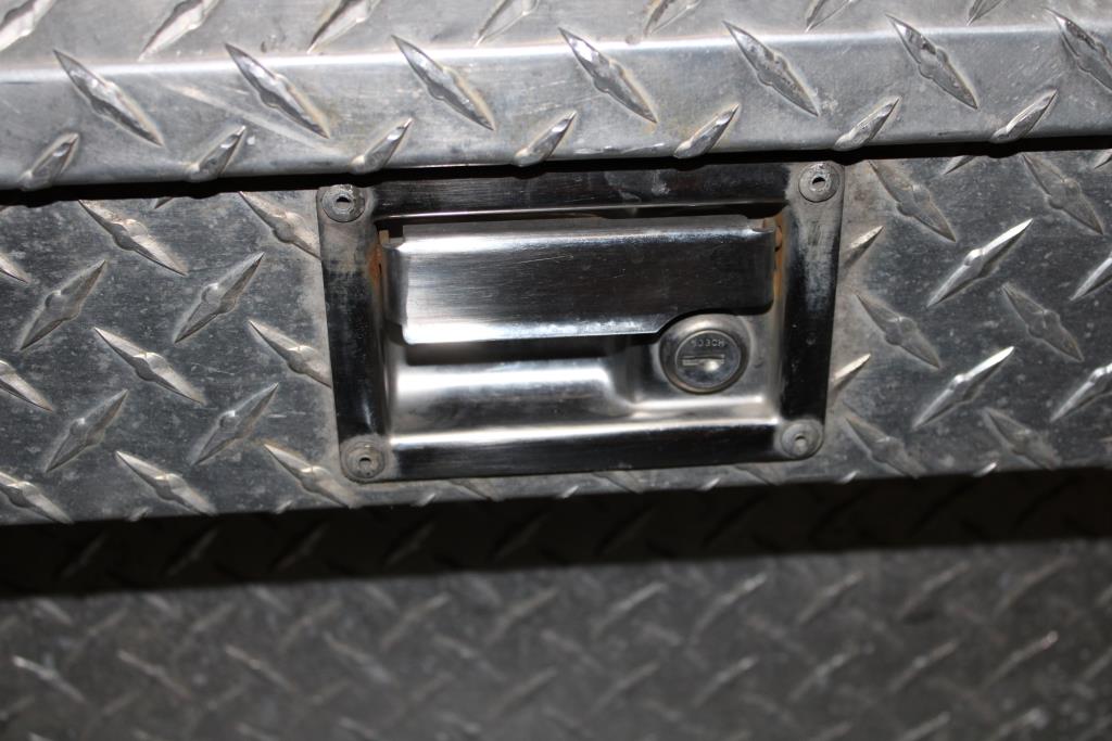 Aluminum Gull Wing Truck Bed Tool Box Property Room