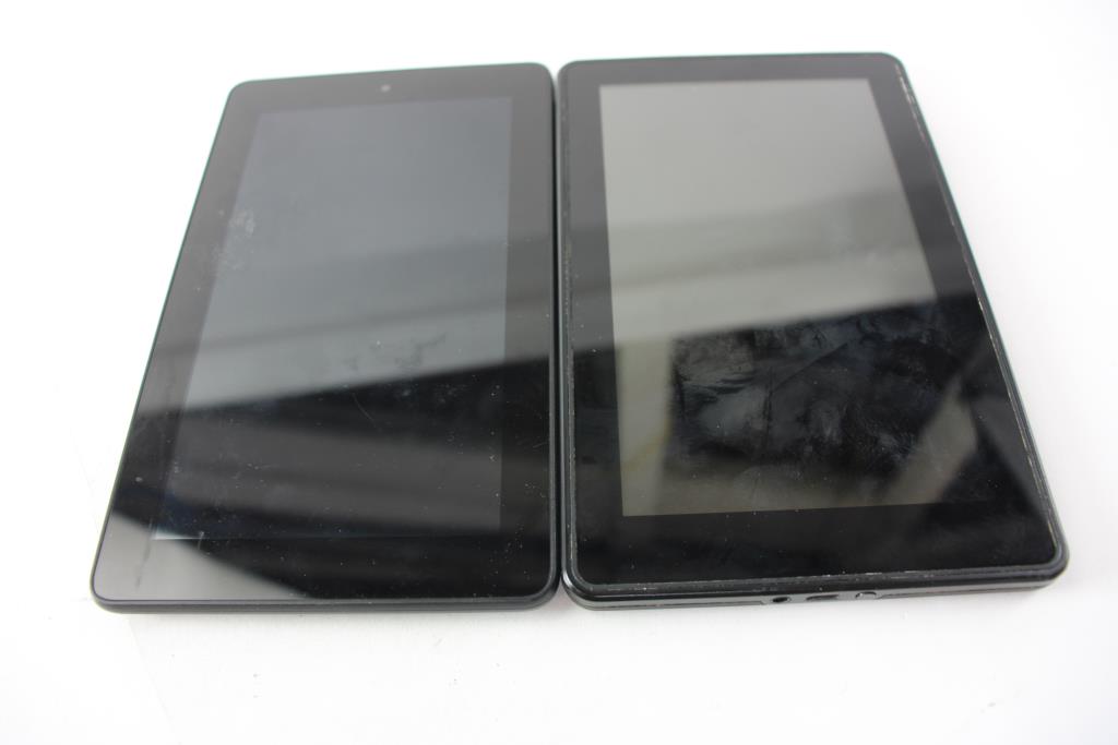 Amazon Kindle Pair 5th Generation SV98LN & 1st Generation D01400
