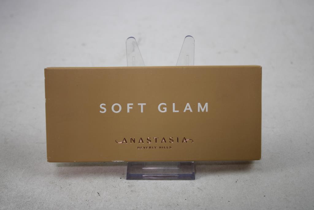 Anastasia Beverly Hills Soft Glam Eye Shadow Palette