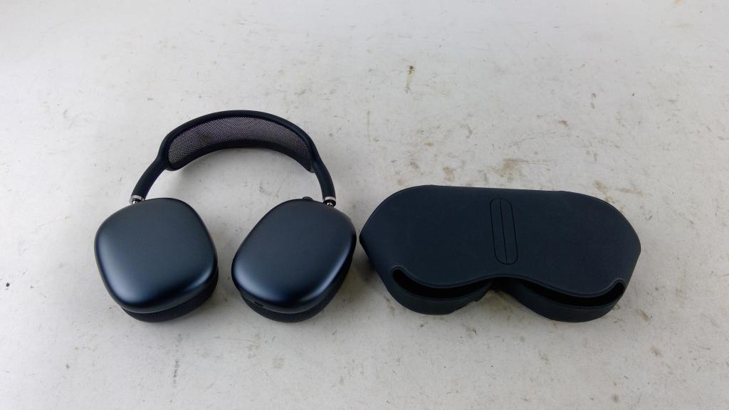 Apple Airpod Max Headphones