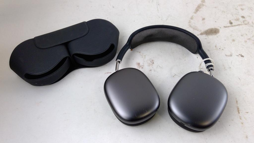 Apple Airpod Max Headphones