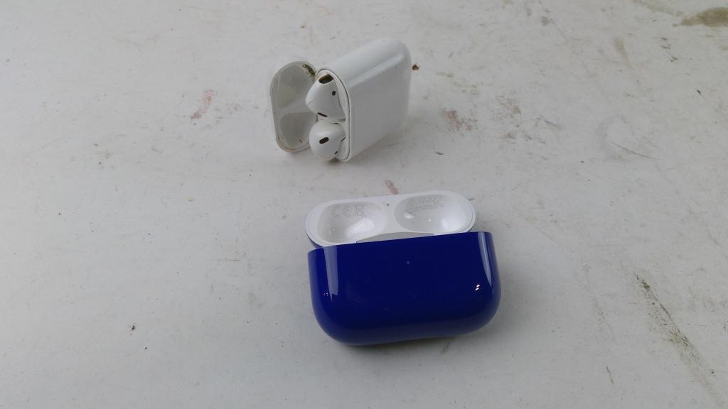 Apple Airpods 2 Pieces