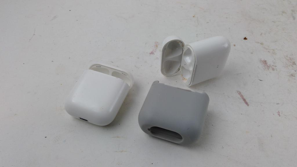 Apple Airpods 3 Pieces